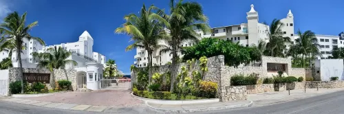 Cancun Plaza Condo Apartment