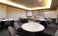 The Square Surabaya Hotel