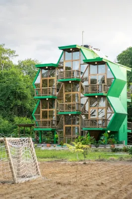Uuttaaka Eco-Hotel Hotele w: 