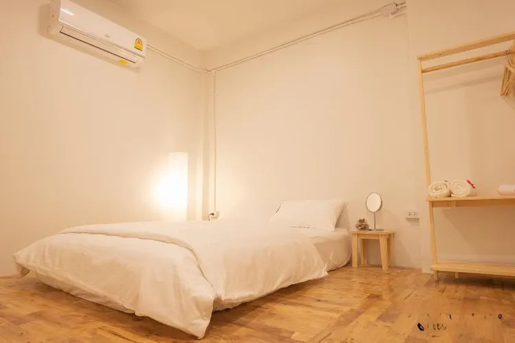 ห้องขนาดเล็ก เตียงใหญ่