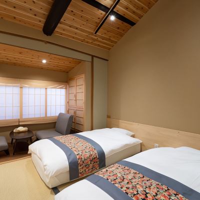 Japanese Style Room, Hijikata