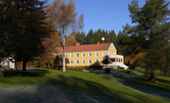 Hotel Per Olof Garden - Housity