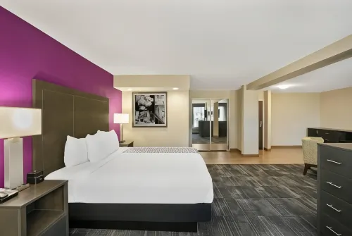 La Quinta Inn & Suites by Wyndham Columbus MS