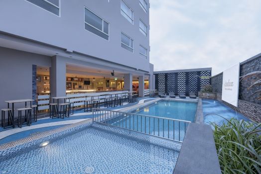 ROYAL BAY MAKASSAR