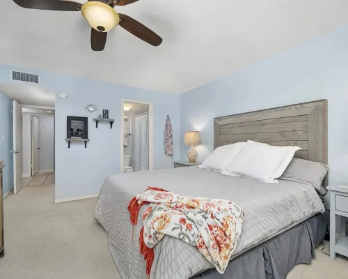 Pelican Inlet - Cozy Beach Condo!1 block from the beach! Sleeps 6. Pool/Tennis Hotels in Crescent Beach
