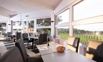 Hotel Les Rocailles - Housity