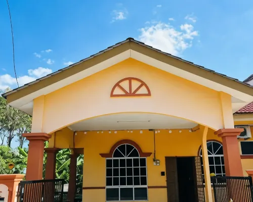 Homestay Ira Jaya - 4 Unit Rumah Hotels in Sena