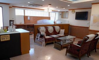 Nishikawaguchi Station Hotel Stay Lounge