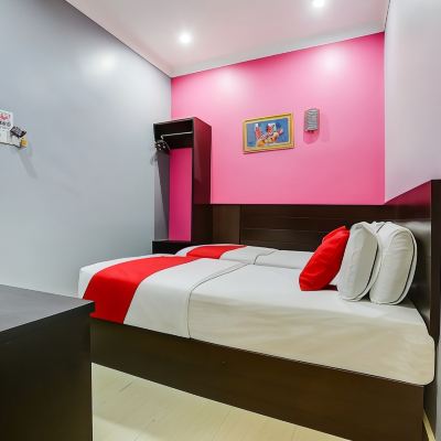 Bilik Kembar Standard Kupon OYO 89593 CT Hotel