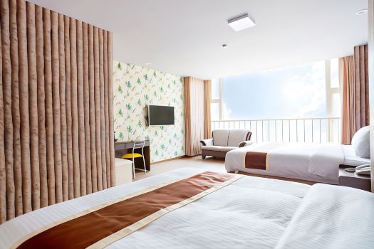 A Ace Hotel