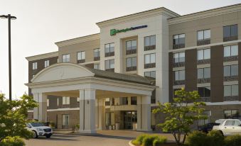 Holiday Inn Express & Suites North Bay