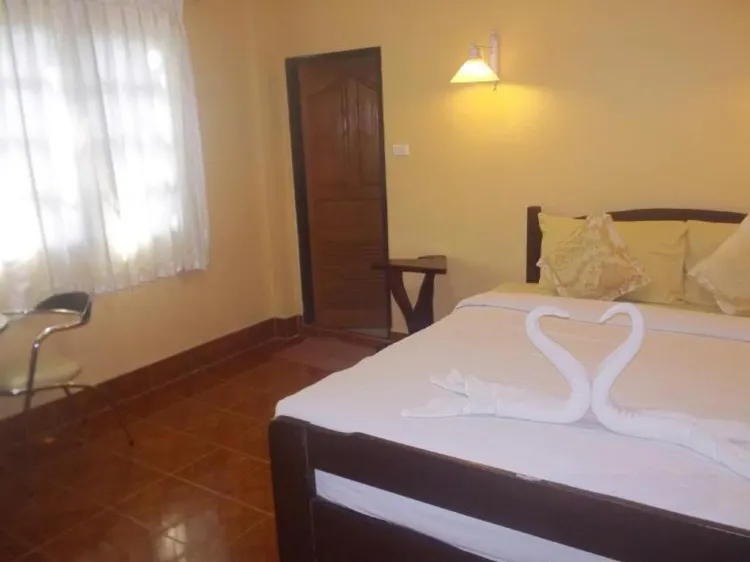 ห้องเตียงใหญ่หรือเตียงทวิน-ปลอดบุหรี่