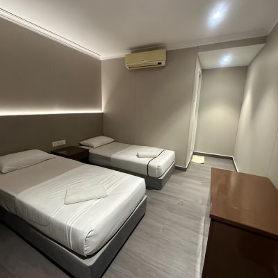Standard Room (No Window – 2 Single Beds) Li Garden Hotel Promo Code