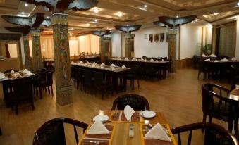 Tashi Namgay Grand - Housity