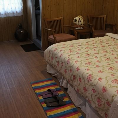 豪華雙人房-大床 莫妮卡工坊優惠