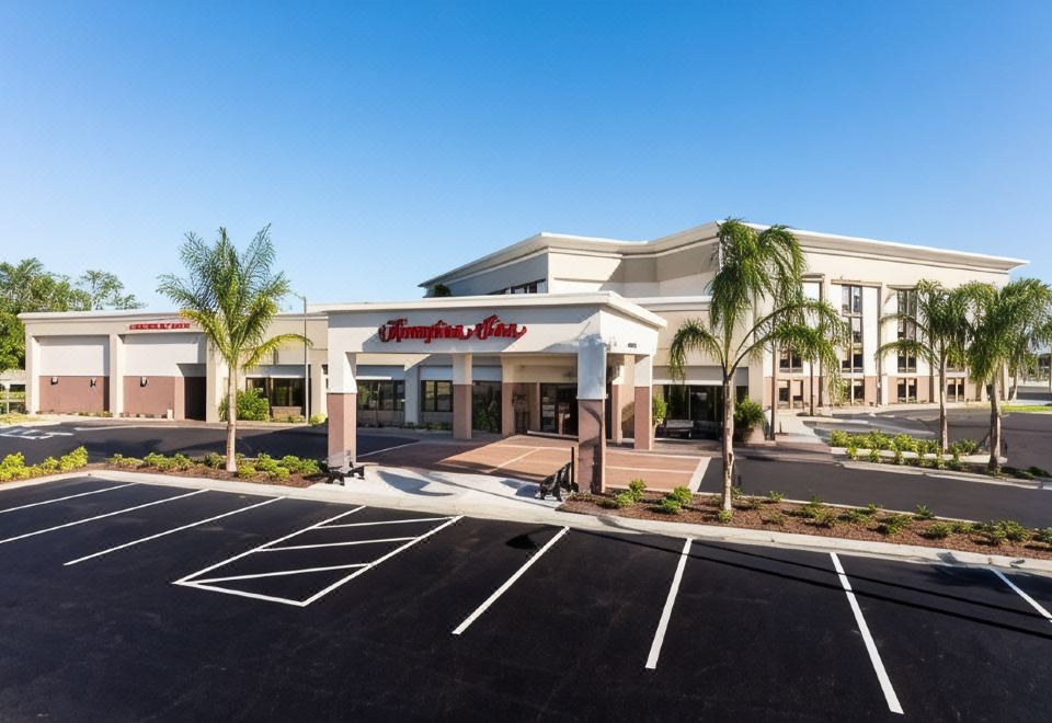 Hotel Hampton Inn Daytona Beach-Speedway/Airport, Exterior, Hotel Exterior