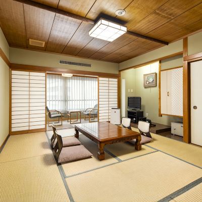 ラン・オブ・ザ・ハウス 城崎温泉　あさぎり荘～露天風呂付大浴場と板長考案の料理が好評 クーポン