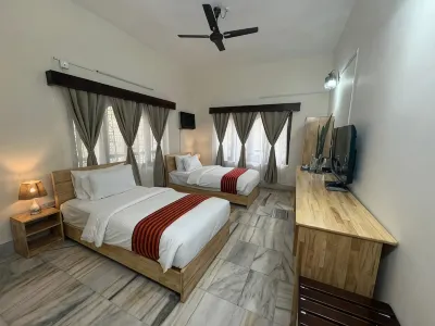 Deluxe Stay Hotels in 