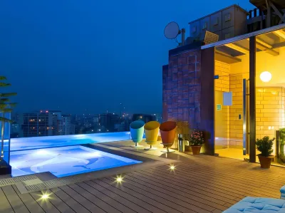 Six Seasons Hotel Hotels in 