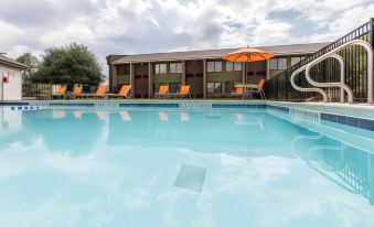 Comfort Inn Warner Robins - Robins AFB