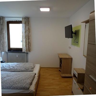 Standard Room Hotel Einstein Promo Code