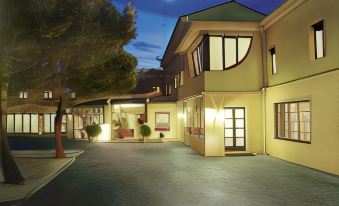 Hotel Due Mori - Housity