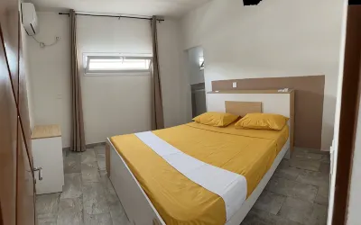 Théa, 3 bedrooms with all comforts Heated swimming pool Hotels in 