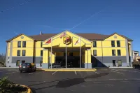Super 8 by Wyndham Crossville TN Hotels in 