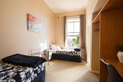 The Prince Albert Backpackers & Bar Hotel a 