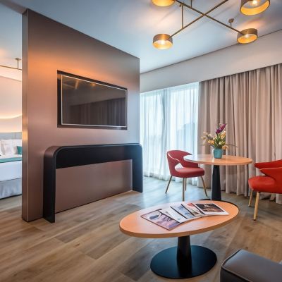 豪華家庭套 巴塞羅塞維利亞雷納西門圖酒店優惠