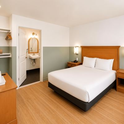 Queen Room - Accessible Stargazer Inn and Suites Promo Code