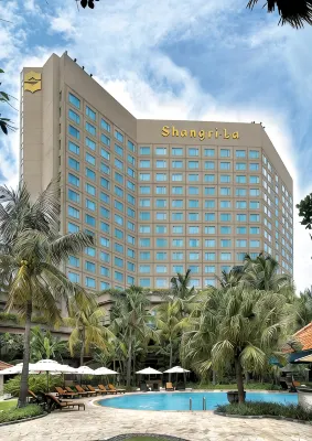 Shangri-La Surabaya Hôtels à : 