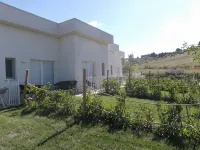 L'Amarena Garden House Отели в г. 