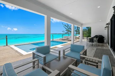 "New" 5 bedroom Exuma Beach Front Estate w/ Pool & No Neighbors on either side! Hotéis em 
