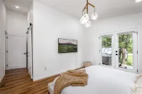 NEW BEND MODERN CHALET 14 MINUTES TO MT. BACHELOR! Hotels in 