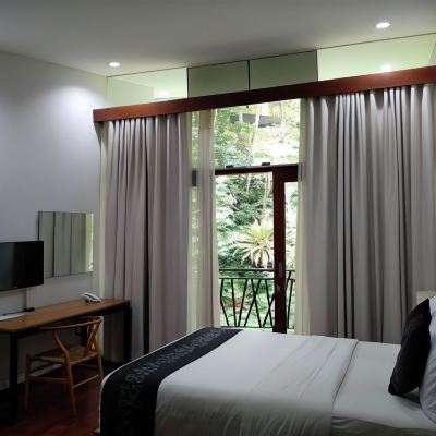 Executive Room with Balcony-Double Bed
