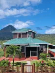 Majestic views  of Pitons, Caribbean sea, amazing sunsets right from your room Hotel di 