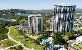 Royal Palm Resort on the Beach - Housity