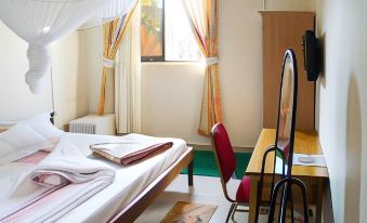 Gracious Palace Hotel - Housity