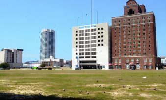 Madison Hotel Boardwalk - Housity