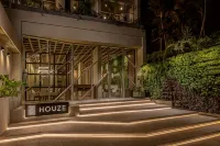 HOUZE Stay & Residences by AVA Hotels in 