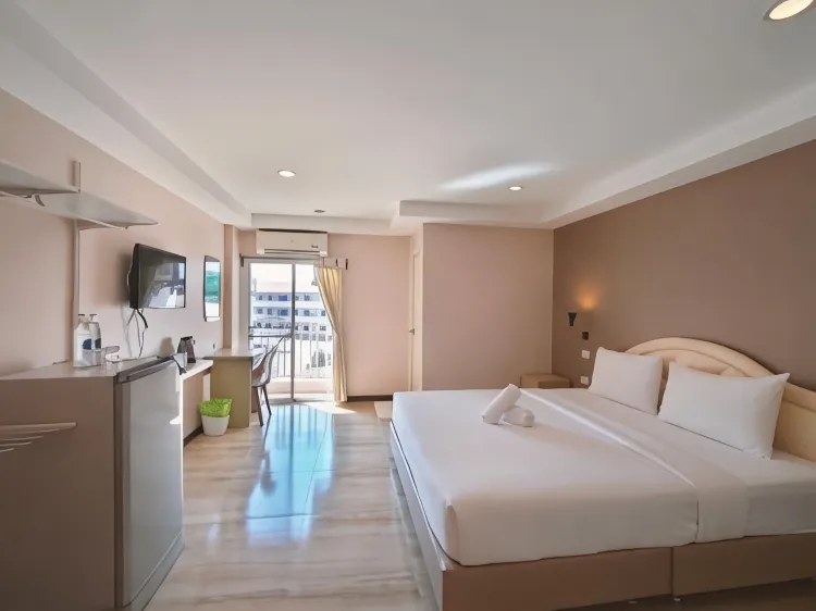 ห้องซูพีเรียร์ เตียงใหญ่ 1 เตียง