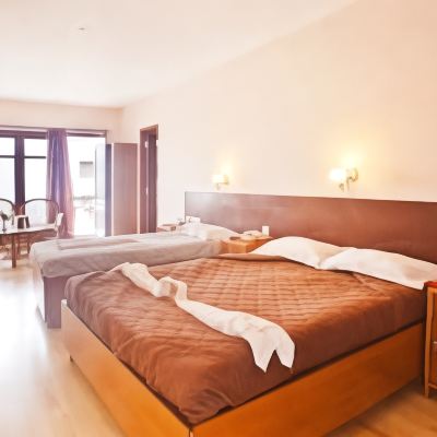 Deluxe Triple Room Apple Valley Promo Code