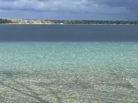 BEAUTIFUL LAKE FRONT NEWLY RENOVATED COTTAGE 2021 Hoteles en Municipio de Gerrish