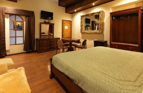 Suites & Hotel El Quijote