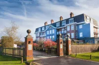 Balmer Lawn Hotels in 