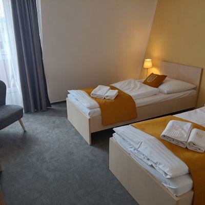 Standard Twin Room Hotel Eminent Promo Code