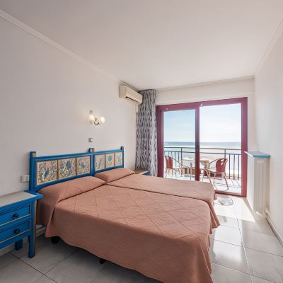 Standard Triple Room with Sea View (2 Adults + 1 Child)