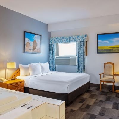 Superior King Room-Non-Smoking Norsemen Inn Promo Code