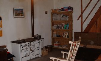 Medieval Village Rural B&B - Housity